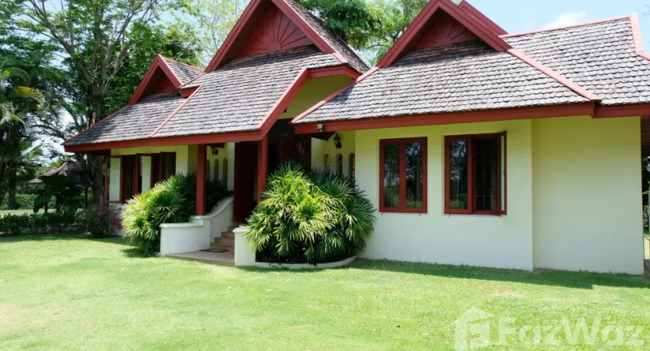 For sale 4 bedrooms villa in Saraphi, Chiang Mai