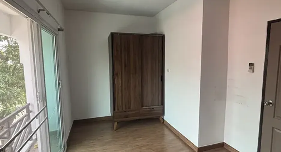 Casa en venta de 3 habitaciones en Bang Phli, Samut Prakan