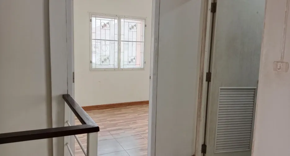 For sale 3 bedrooms townhouse in Lat Krabang, Bangkok
