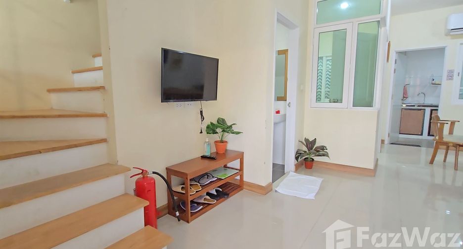 For sale 4 bedrooms townhouse in Mueang Chiang Mai, Chiang Mai