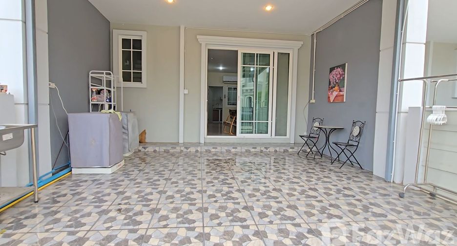 For sale 4 bedrooms townhouse in Mueang Chiang Mai, Chiang Mai