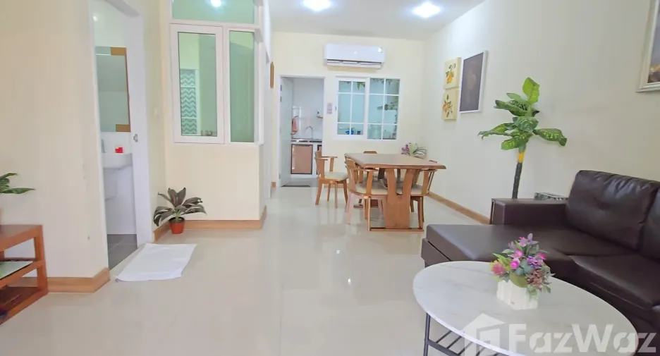 For sale 4 bedrooms townhouse in Mueang Chiang Mai, Chiang Mai