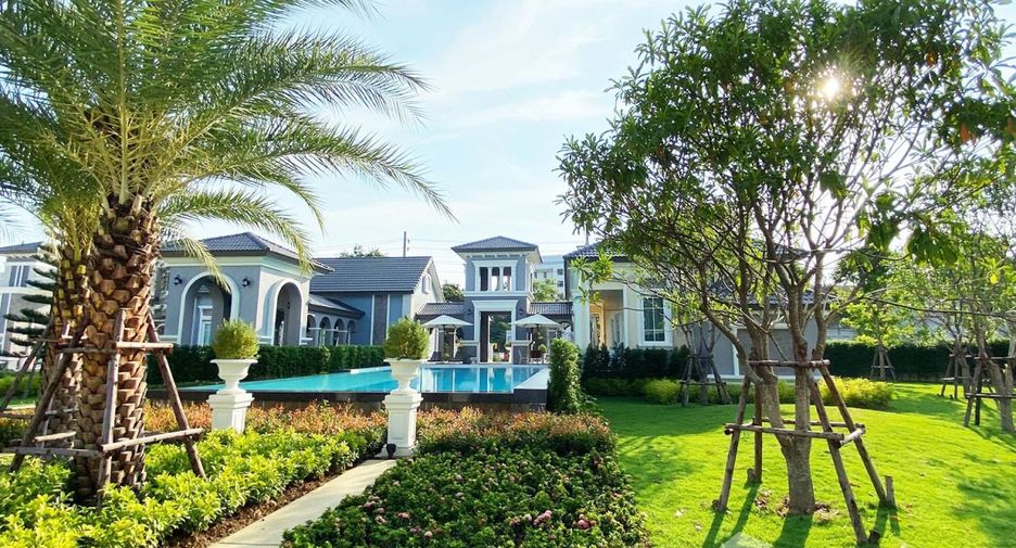 For sale 4 bedrooms townhouse in Mueang Chiang Mai, Chiang Mai