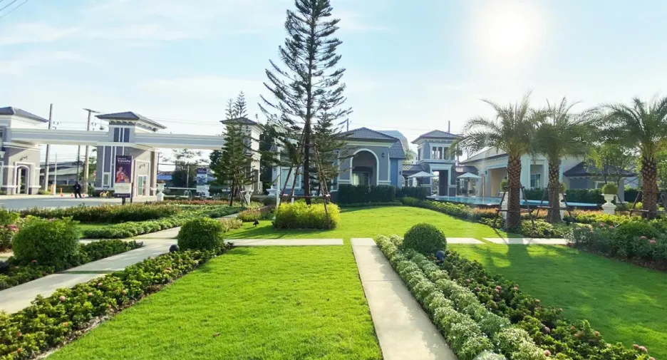 For sale 4 bedrooms townhouse in Mueang Chiang Mai, Chiang Mai
