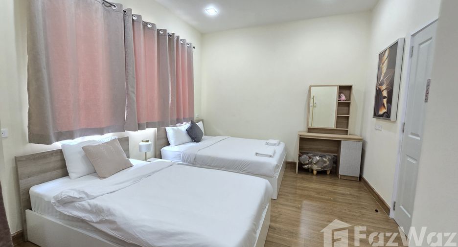 For sale 4 bedrooms townhouse in Mueang Chiang Mai, Chiang Mai