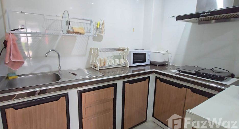 For sale 4 bedrooms townhouse in Mueang Chiang Mai, Chiang Mai