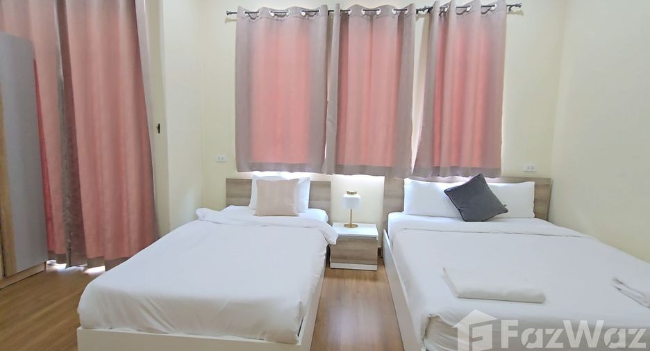 For sale 4 bedrooms townhouse in Mueang Chiang Mai, Chiang Mai