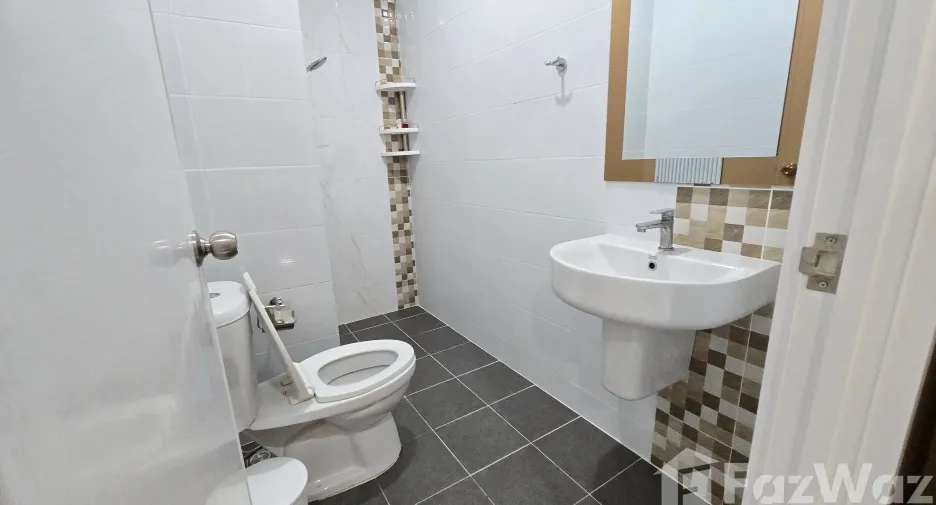 For sale 4 bedrooms townhouse in Mueang Chiang Mai, Chiang Mai