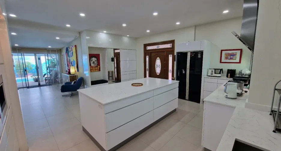 Haus zur Miete mit 4 Zimmer in Cha Am, Phetchaburi