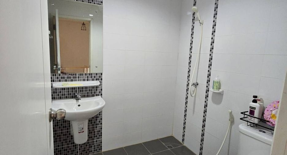For sale 3 bedrooms townhouse in Sai Mai, Bangkok