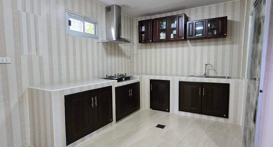 For sale 3 bedrooms townhouse in Sai Mai, Bangkok