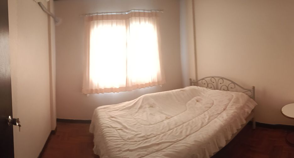 Casa adosada en venta de 3 habitaciones en Nong Khaem, Bangkok