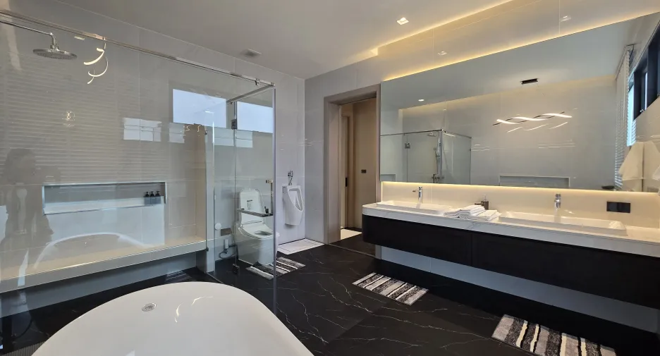 For sale 4 bedrooms villa in Cha Am, Phetchaburi