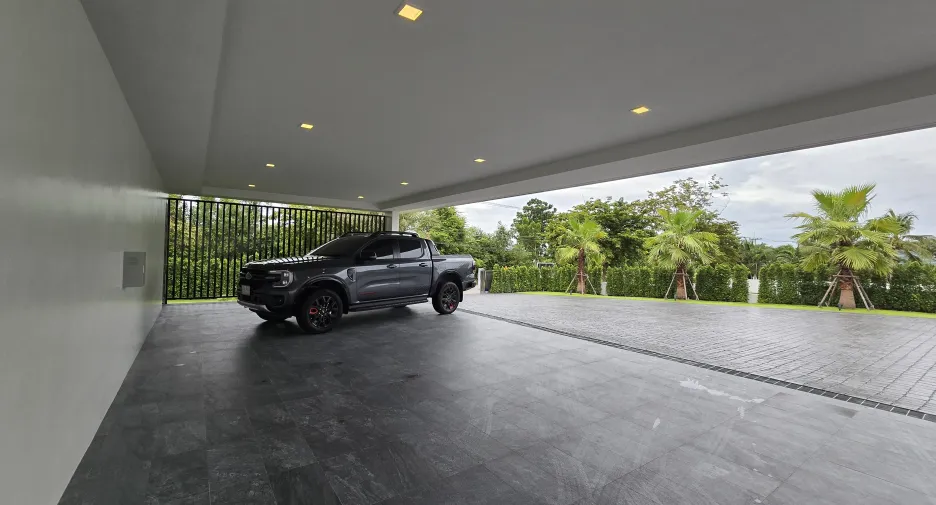 For sale 4 bedrooms villa in Cha Am, Phetchaburi
