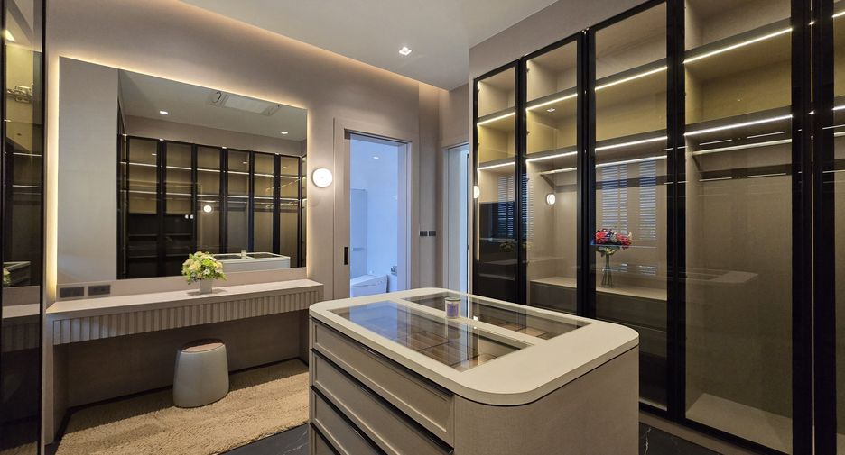 For sale 4 bedrooms villa in Cha Am, Phetchaburi