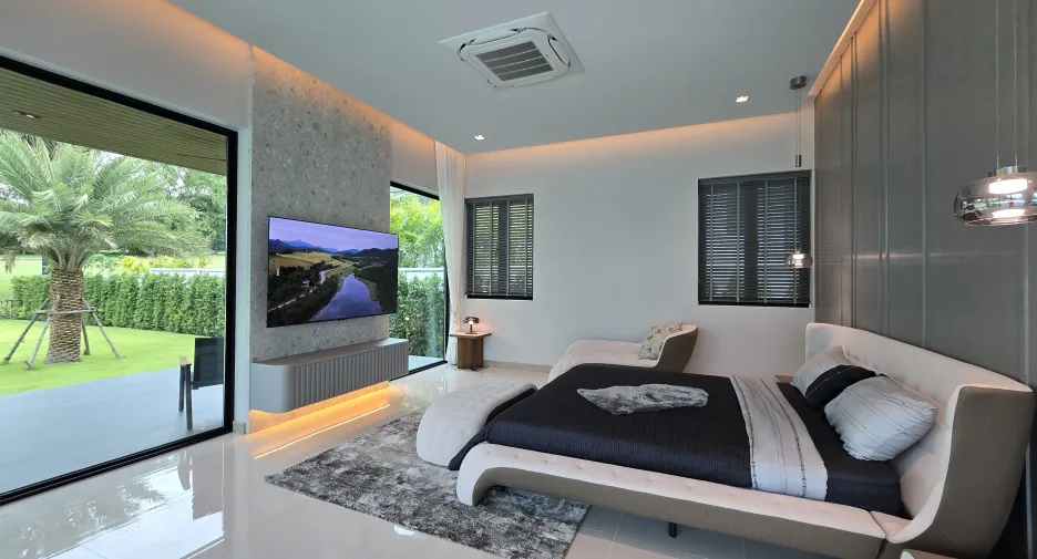 For sale 4 bedrooms villa in Cha Am, Phetchaburi