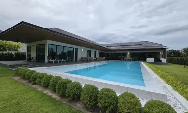 Villa en venta de 4 habitaciones en Cha Am, Phetchaburi