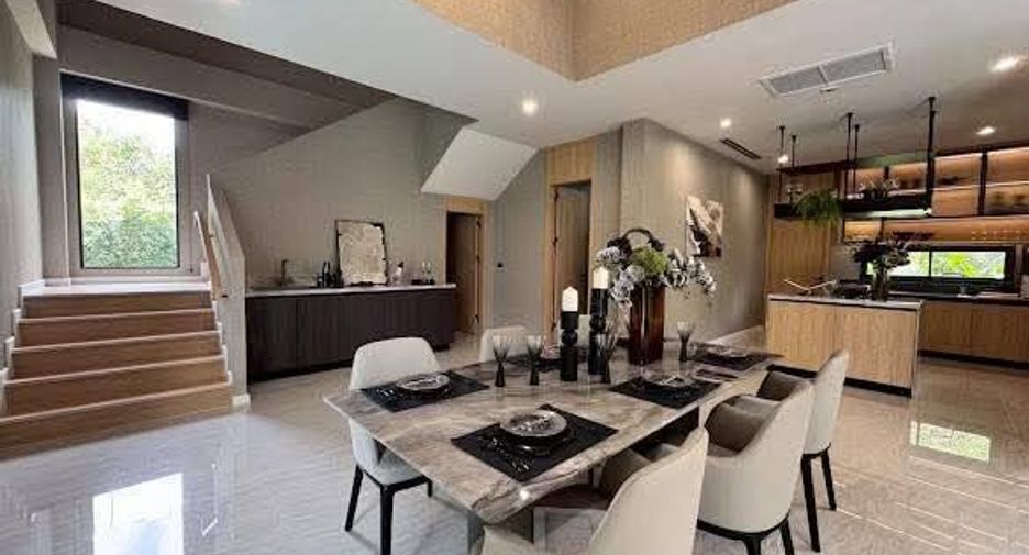 For sale 4 bedrooms villa in Bang Lamung, Chonburi