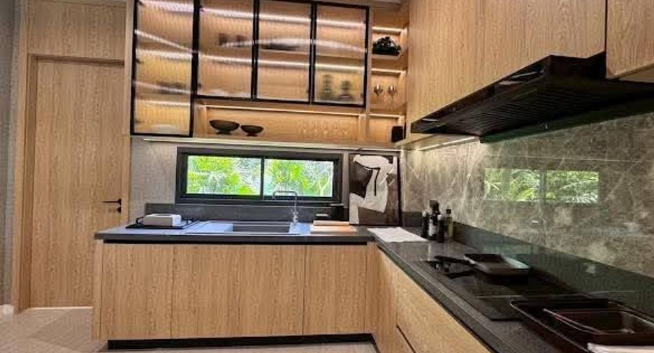 For sale 4 bedrooms villa in Bang Lamung, Chonburi