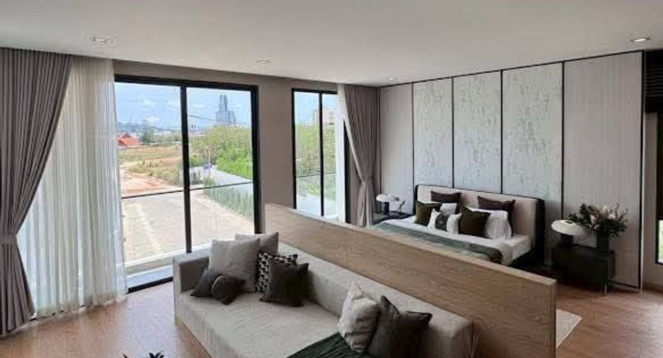 For sale 4 bedrooms villa in Bang Lamung, Chonburi