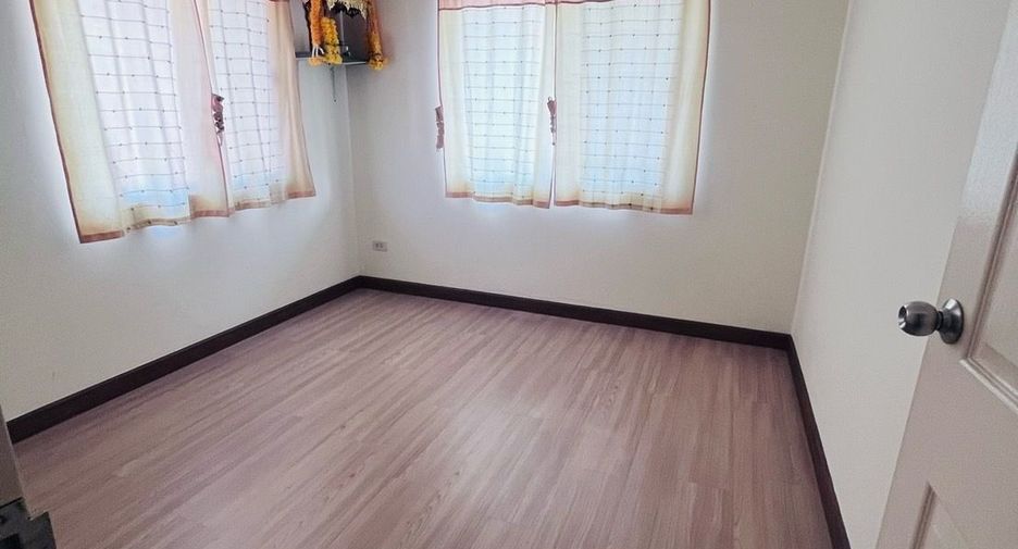 For sale 3 bedrooms house in San Kamphaeng, Chiang Mai