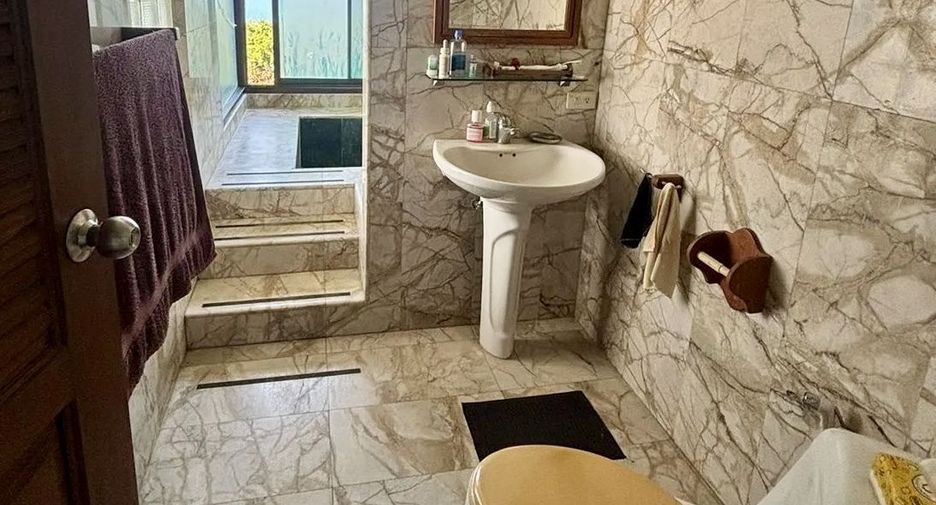 For sale 2 bedrooms apartment in Ko Samui, Surat Thani