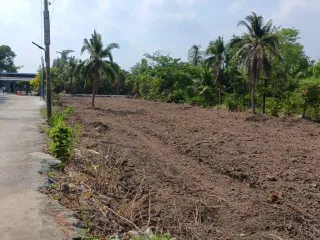 Terreno en venta en Phra Pradaeng, Samut Prakan