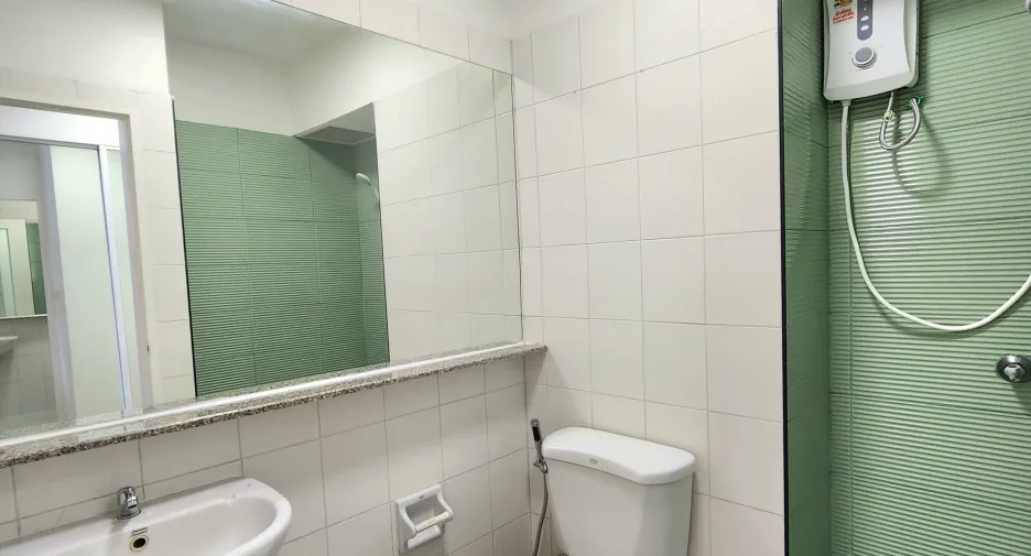 For sale 1 bed condo in Huai Khwang, Bangkok