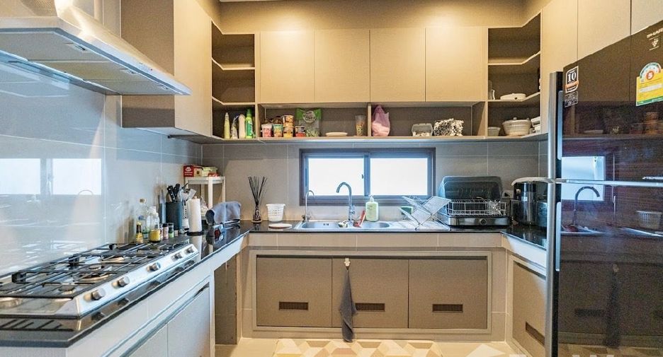 For sale 4 ベッドルーム house in Bang Khen, Bangkok