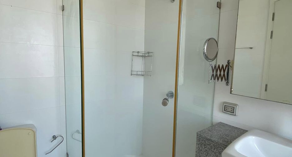 For sale 2 bedrooms condo in Pathum Wan, Bangkok