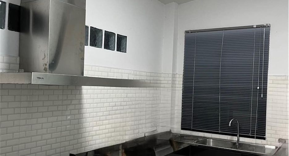 For rent 3 bedrooms house in Saraphi, Chiang Mai