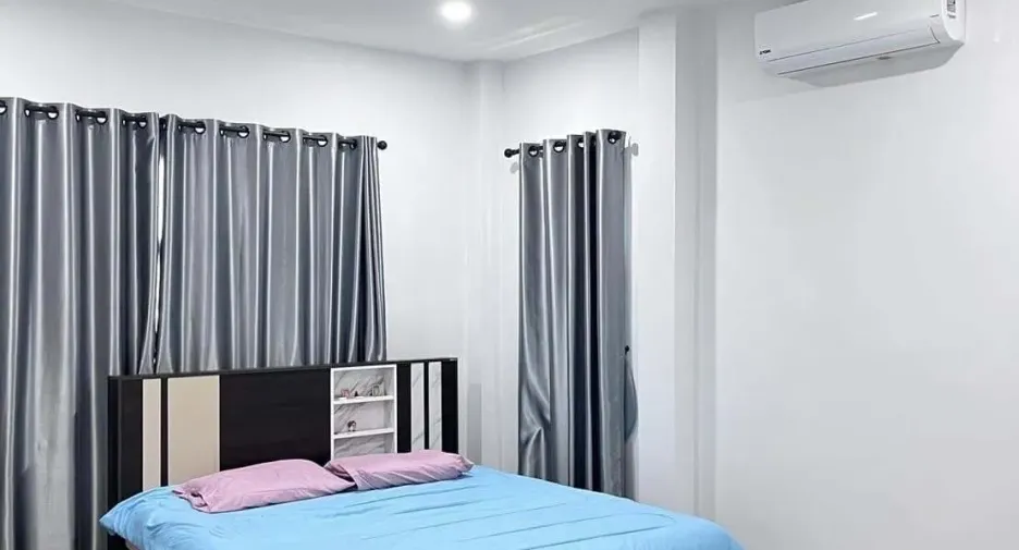 For rent 3 bedrooms house in Saraphi, Chiang Mai