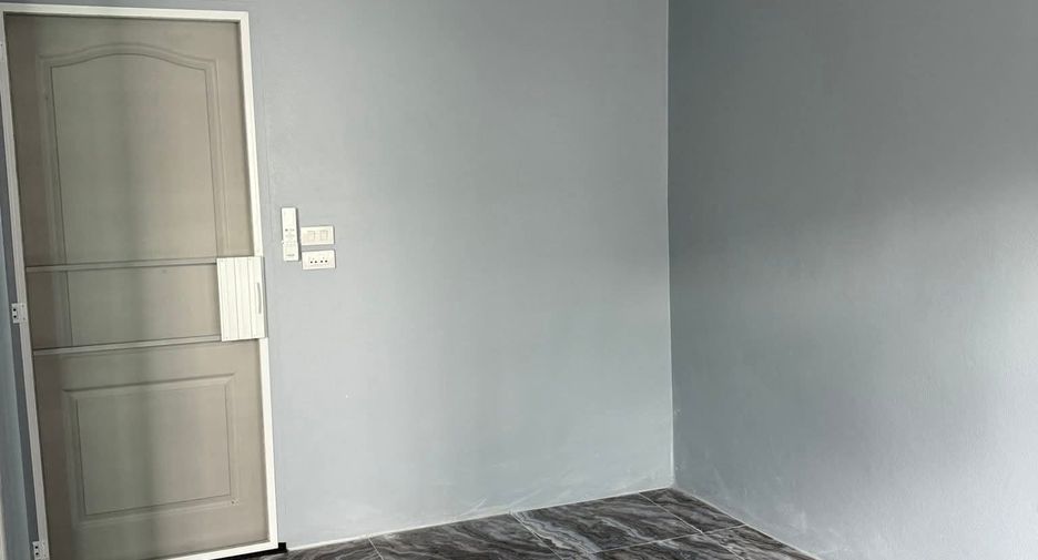For rent 4 bedrooms house in Mueang Chiang Mai, Chiang Mai