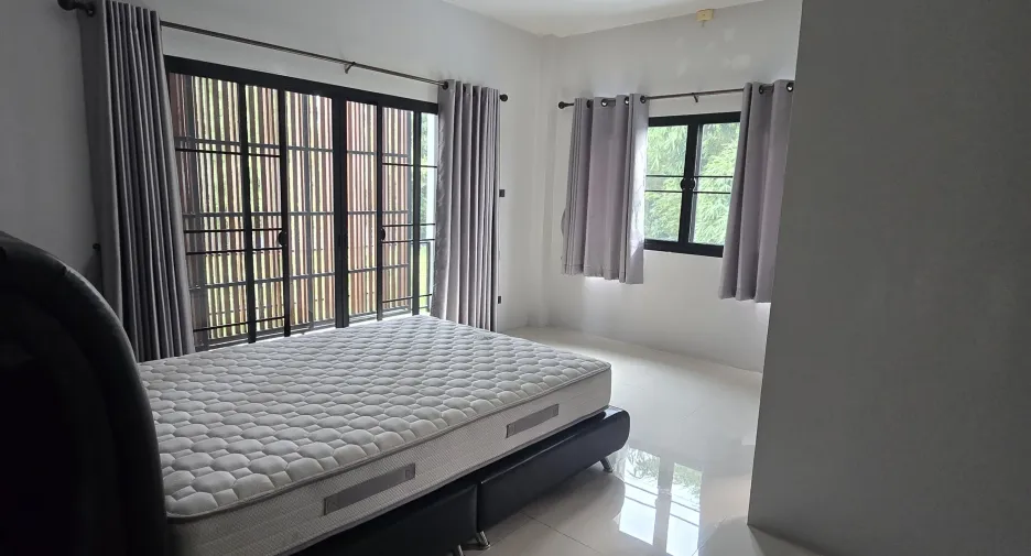 For sale 3 bedrooms house in San Kamphaeng, Chiang Mai