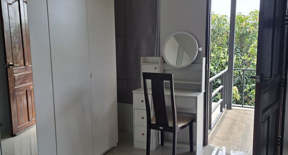 For sale 3 bedrooms house in San Kamphaeng, Chiang Mai