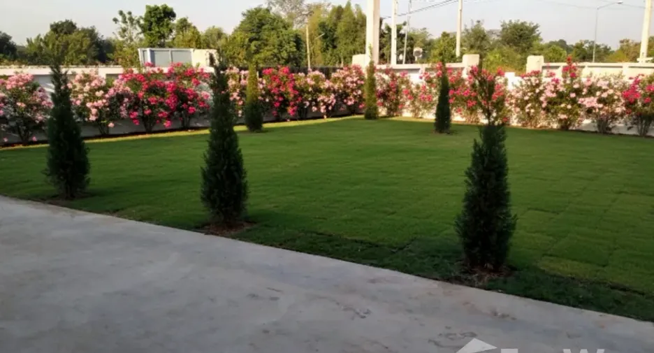 For sale 5 bedrooms house in Chaloem Phra Kiat, Saraburi