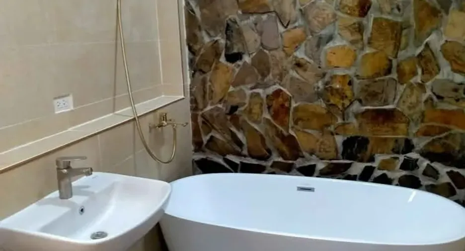 For sale 5 bedrooms house in Chaloem Phra Kiat, Saraburi