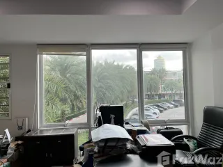 For sale 4 bedrooms townhouse in Yan Nawa, Bangkok