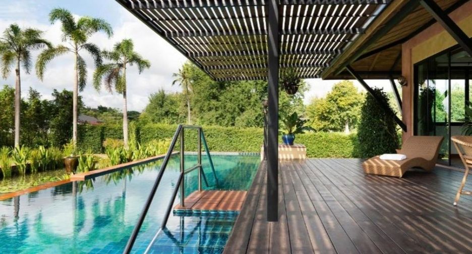 For rent 5 ベッドルーム villa in San Sai, Chiang Mai