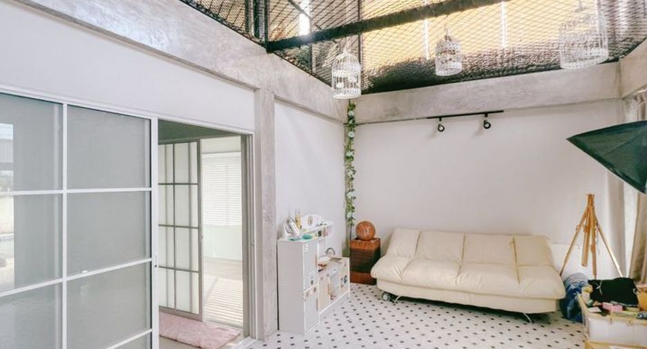 For sale 6 bedrooms villa in San Pa Tong, Chiang Mai
