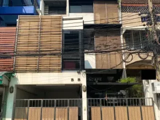 出售 和 出租 4 卧室 联排别墅 在 沙吞, 曼谷