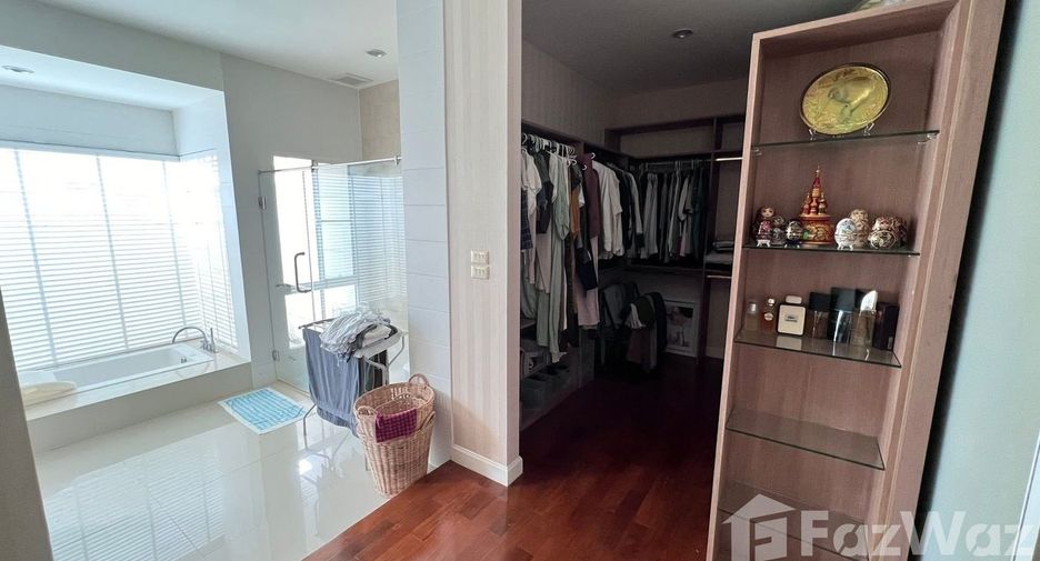 For sale 5 bedrooms house in Mueang Chiang Mai, Chiang Mai