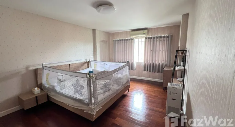 For sale 5 bedrooms house in Mueang Chiang Mai, Chiang Mai
