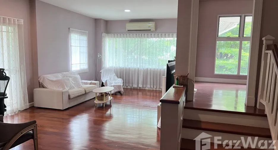 For sale 5 bedrooms house in Mueang Chiang Mai, Chiang Mai