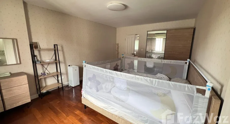 For sale 5 bedrooms house in Mueang Chiang Mai, Chiang Mai