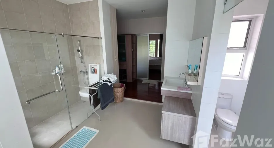 For sale 5 bedrooms house in Mueang Chiang Mai, Chiang Mai