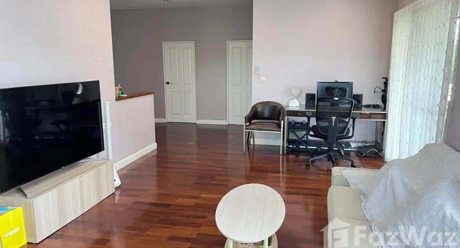 For sale 5 bedrooms house in Mueang Chiang Mai, Chiang Mai