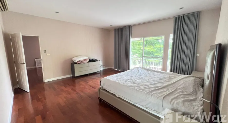 For sale 5 bedrooms house in Mueang Chiang Mai, Chiang Mai