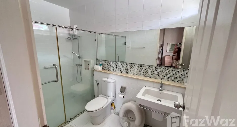 For sale 5 bedrooms house in Mueang Chiang Mai, Chiang Mai