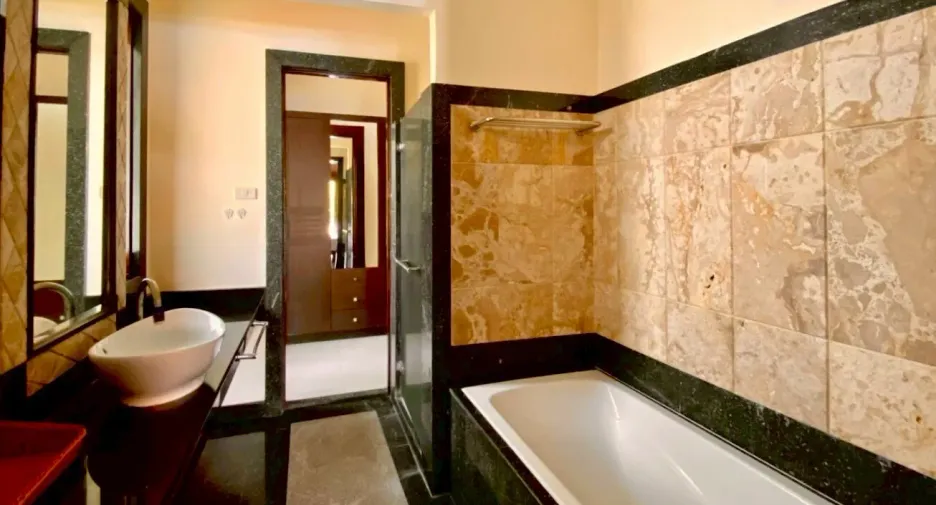 For sale 4 bedrooms house in Ko Samui, Surat Thani